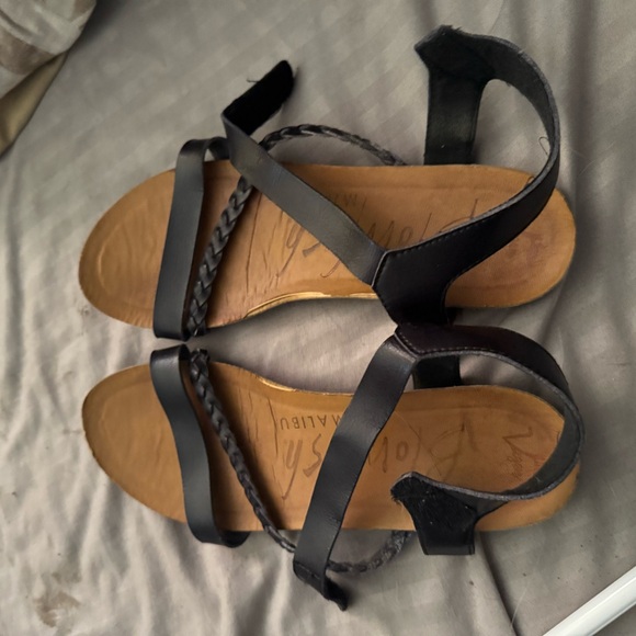 Sandals - Picture 3 of 3